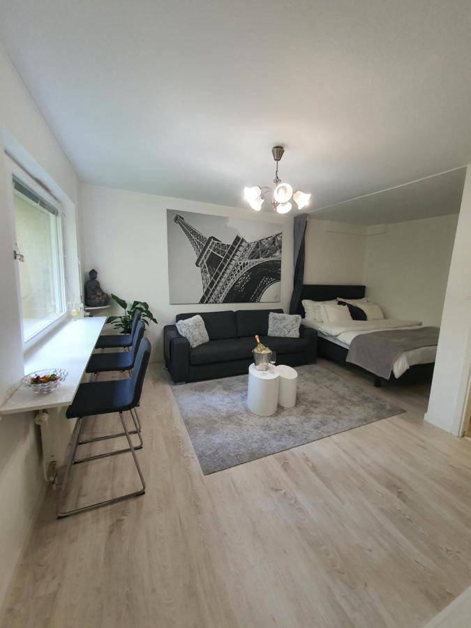 Close To The Metro And The Beach!!! With A View Of The Scandinavian Forest Стокхолм Екстериор снимка