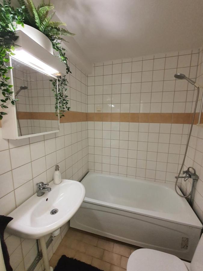 Close To The Metro And The Beach!!! With A View Of The Scandinavian Forest Стокхолм Екстериор снимка